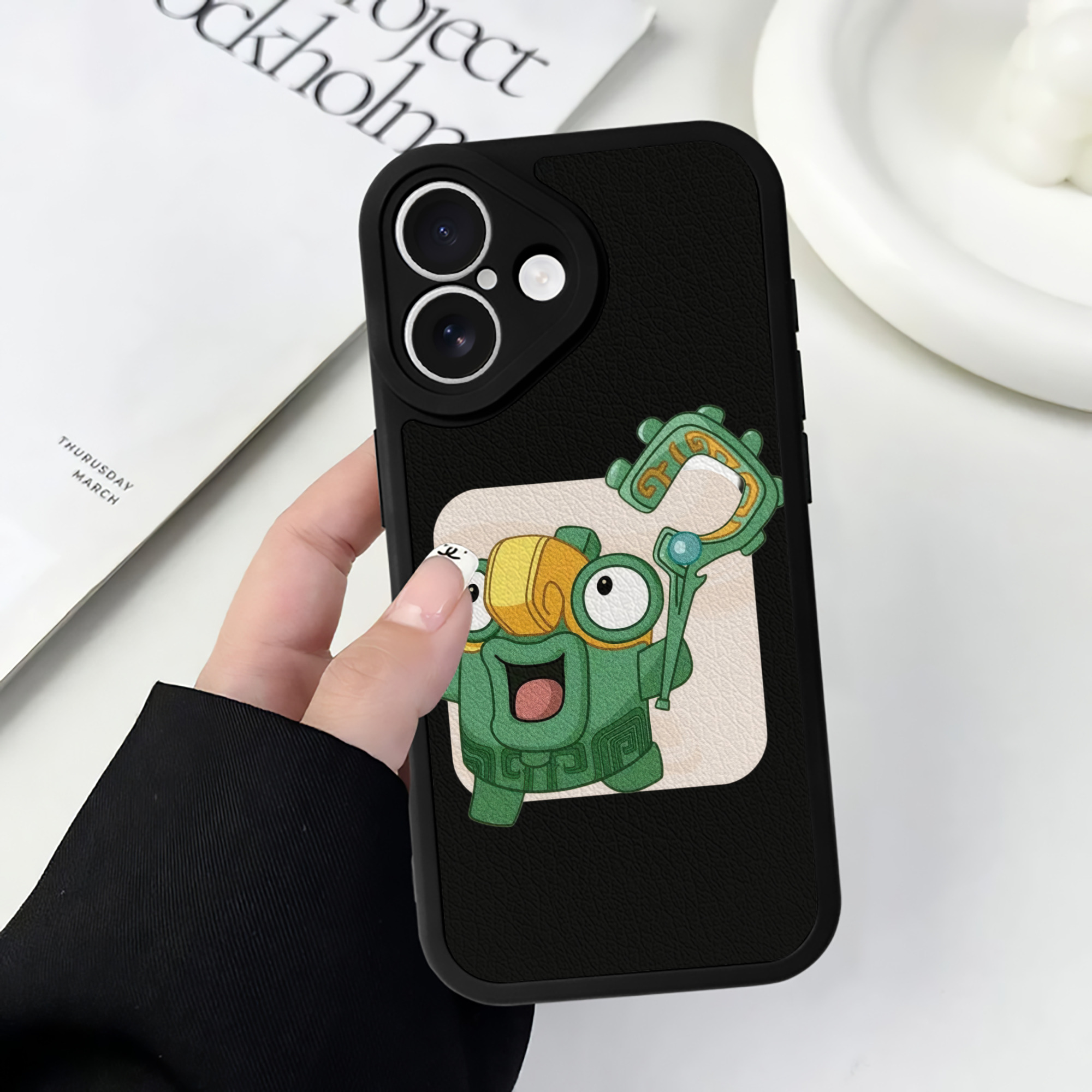 （画像用） Ne Zha 2 ナタ 魔童の大暴れ 【iPhone 16シリーズ対応】シリコンスマホケース（レザー調） 材質：シリコン
